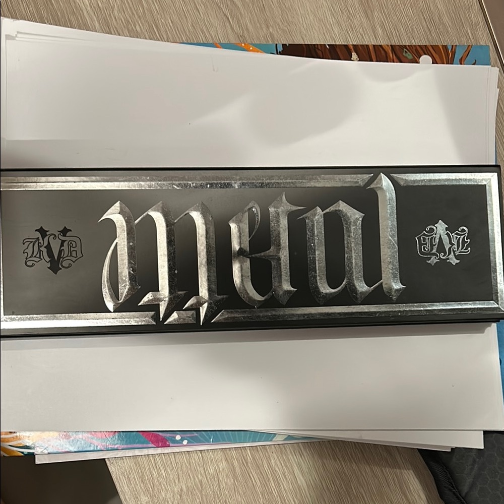 Metal Eyeshadow Palette